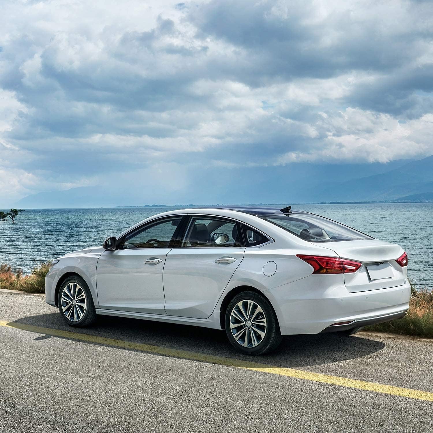 Eightwood DAB/DAB+ Antenne Autoradio Antennensplitter AM/FM GPS Dachantenne Signal Amplifier Von KFZ Haifischflosse Antenne mit Verstärker Aktive Autoantenne + 5M Extension Kabel SMB RG174 MEHRWEG